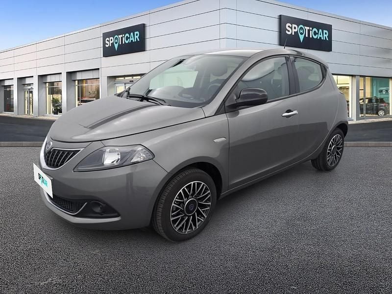 Usata Lancia Ypsilon 69 CV (50 kW) 2024 Grigio Utilitaria