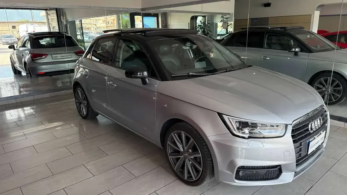 Usata Audi A1 Sportback Sport 90 CV (66 kW) 2015 Argento Utilitaria