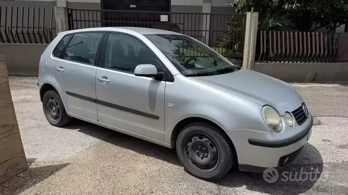 Usata VW Polo Trendline 75 CV (55 kW) 2002 Grigio Berlina