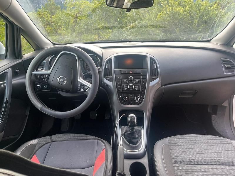 Usata Opel Astra 110 CV (80 kW) 2014 Station wagon