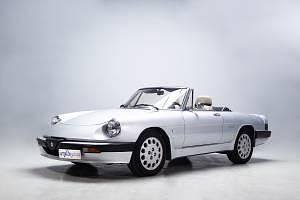 Usata Alfa Romeo Spider Quadrifoglio Verde 126 CV (92 kW) 1990 Argento Cabrio