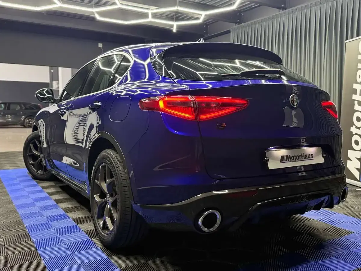 Usata Alfa Romeo Stelvio Veloce 209 CV (153 kW) 2020 Blu/azzurro SUV