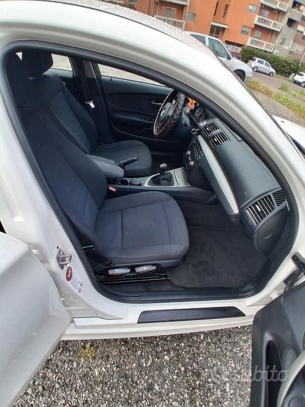 Usata BMW 116 116 CV (85 kW) 2011 Bianco Utilitaria