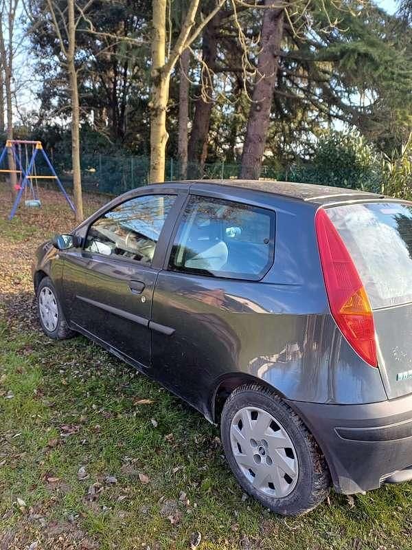 Usata Fiat Punto 60 CV (44 kW) 2000 Berlina