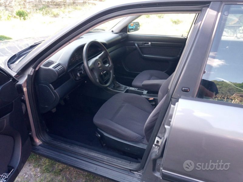 Usata Audi 100 140 CV (102 kW) 1993 Grigio Station wagon