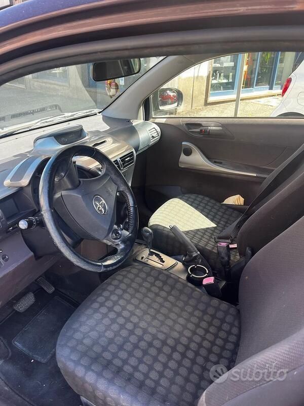 Usata Toyota iQ 98 CV (72 kW) 2009 Utilitaria