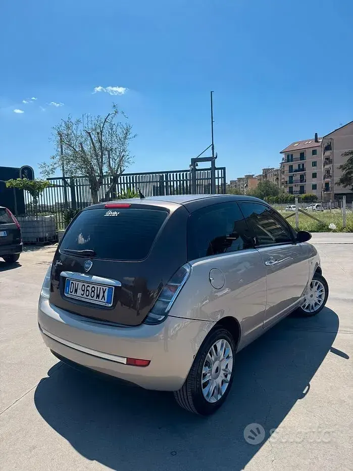 Usata Lancia Ypsilon 60 CV (44 kW) 2009 Grigio Utilitaria