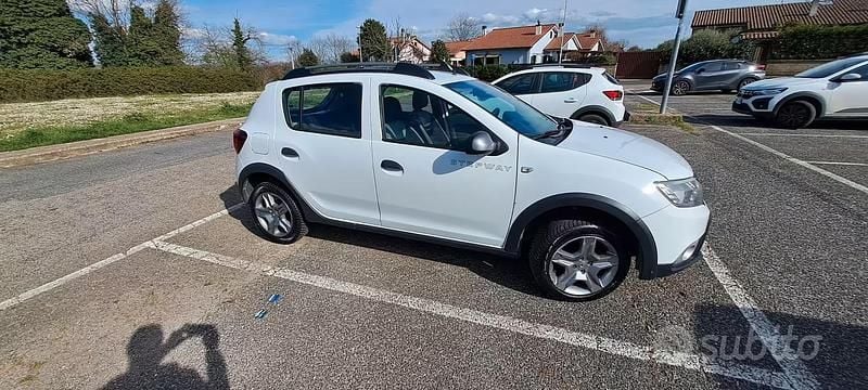 Usata Dacia Sandero Stepway 90 CV (66 kW) 2017 Bianco Berlina