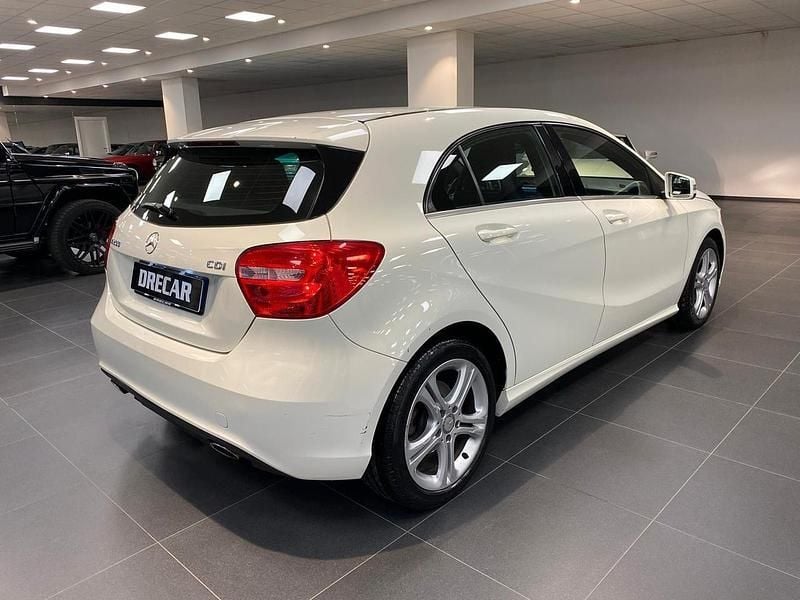 Usata Mercedes A180 135 CV (99 kW) 2014 Bianco Berlina