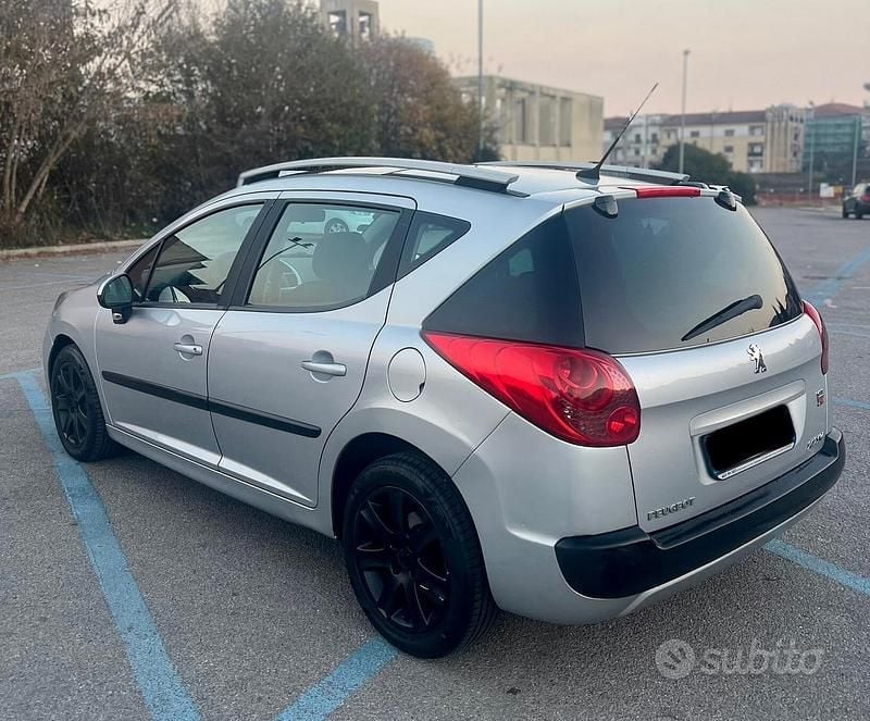 Usata Peugeot 207 90 CV (66 kW) 2008 Grigio Station wagon