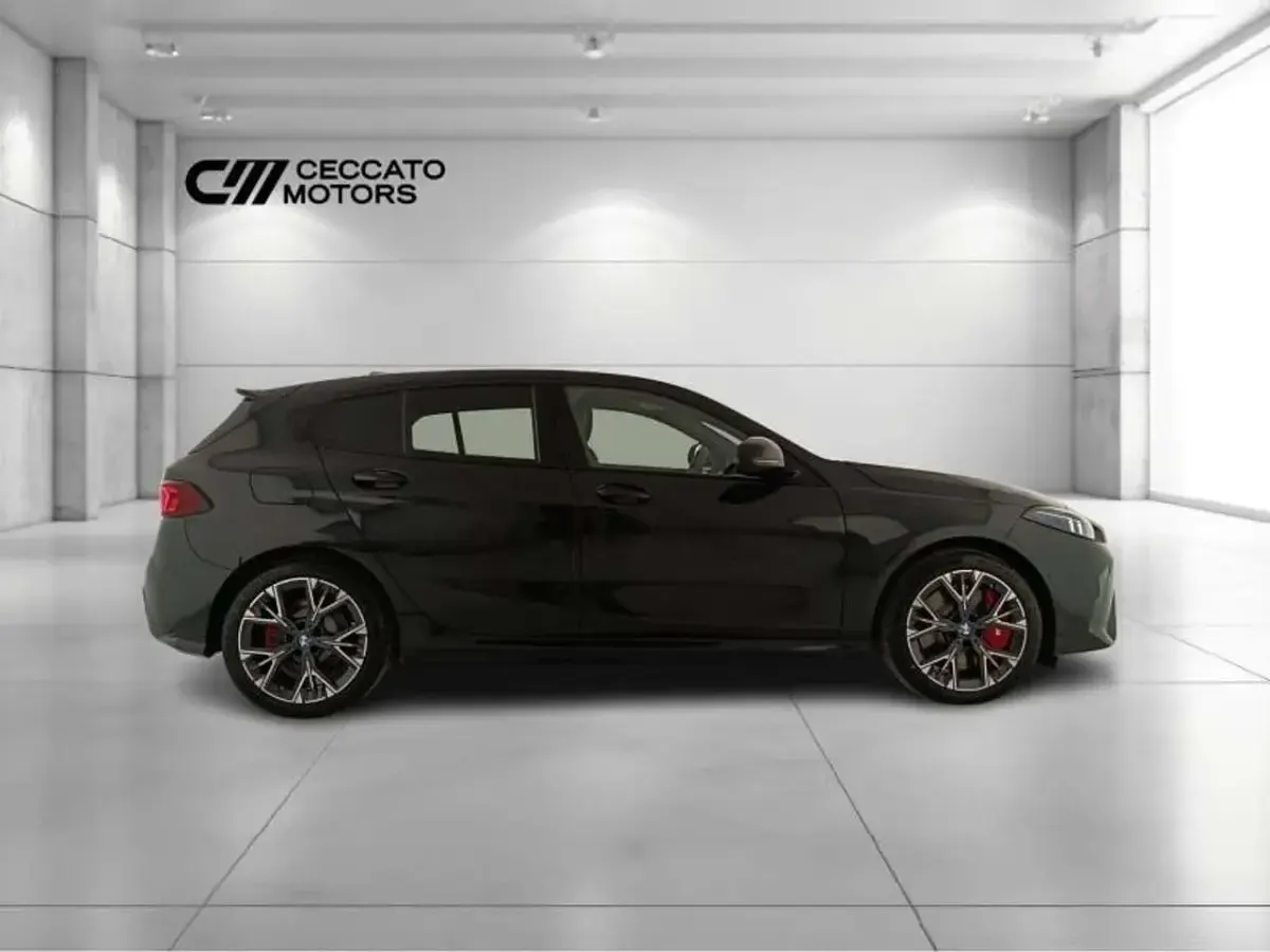 Usata BMW 118 M Sport 150 CV (110 kW) 2025 Black sapphire metallizzato Utilitaria