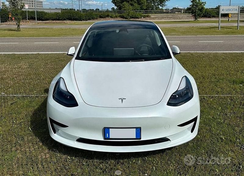 Usata Tesla Model 3 RWD 235 kW (320 CV) 2023 Bianco Berlina