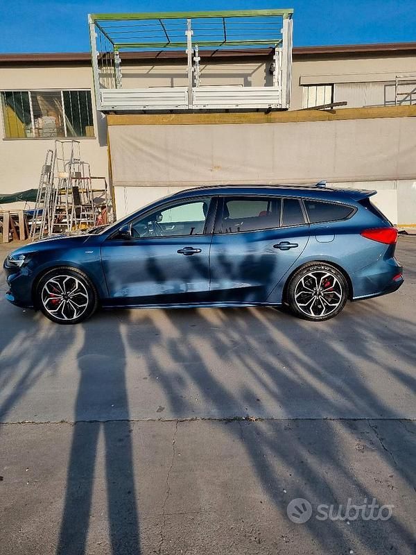 Usata Ford Focus 120 CV (88 kW) 2019 Blu Station wagon