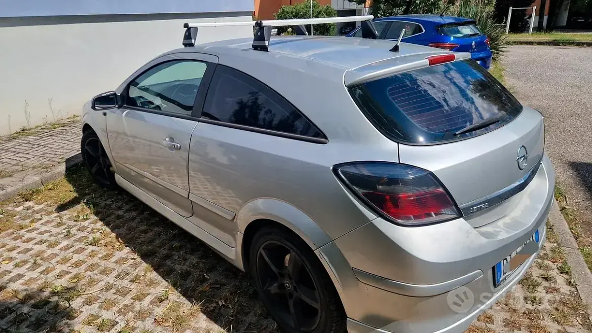 Usata Opel Astra 110 CV (80 kW) 2008 Grigio Berlina