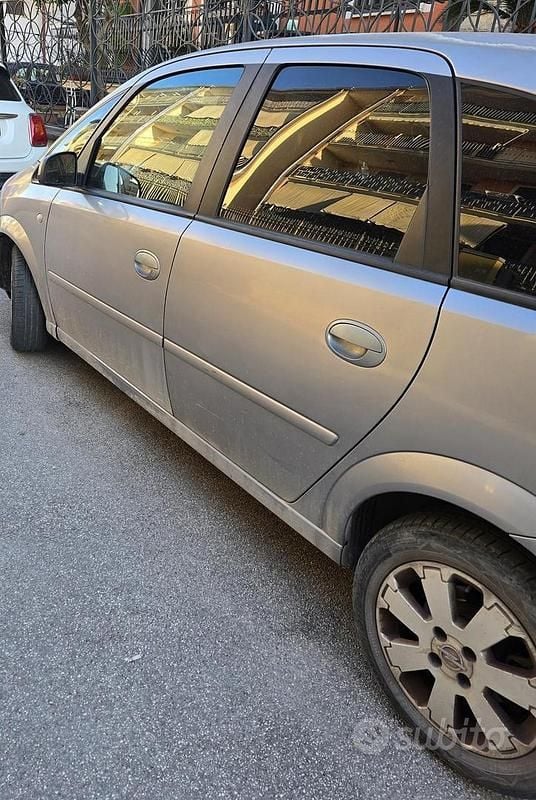 Occasion Opel Meriva 2008 Gris Monospace