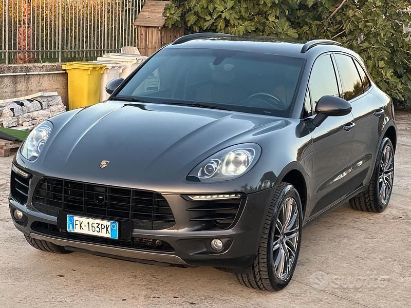 Grigio Usata 2014 Porsche Macan S Sport SUV | 24.900 € (Buon prezzo) - Immagine 1/4