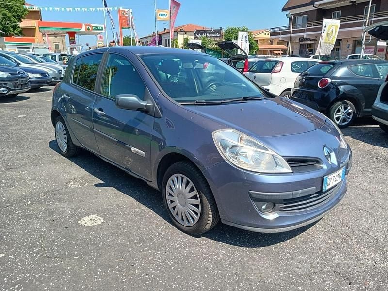 Usata Renault Clio II 75 CV (55 kW) 2008 Grigio Utilitaria