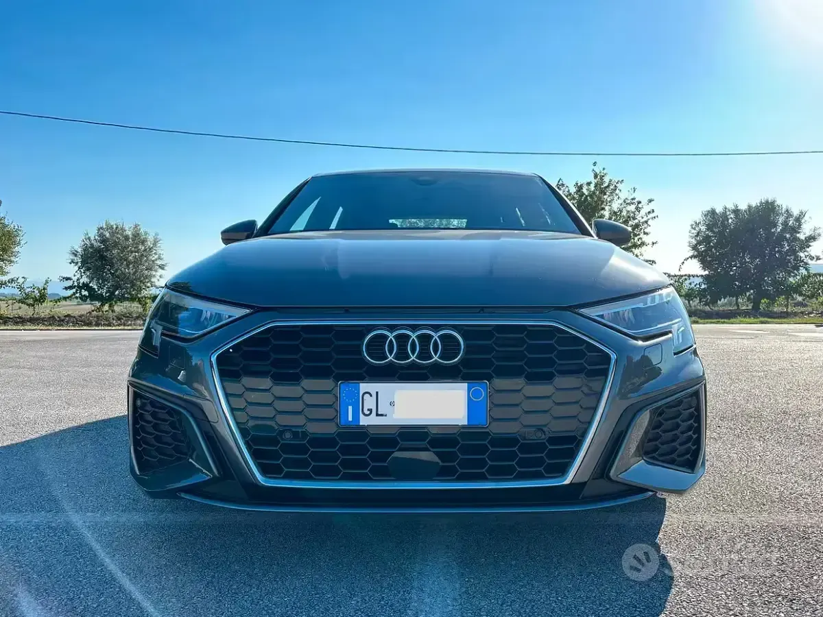 Usata Audi A3 S-Line 116 CV (85 kW) 2022 Grigio Berlina