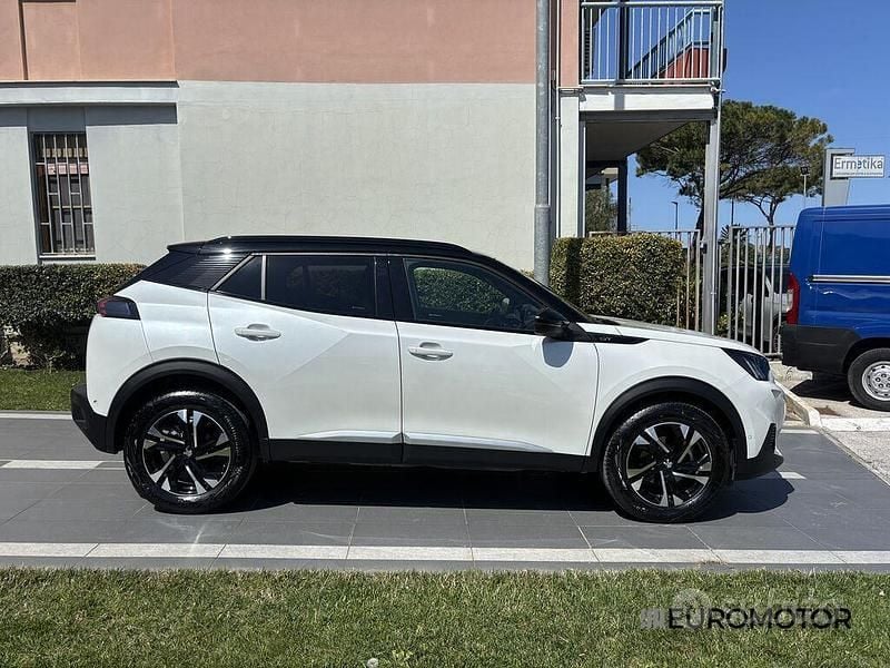 Begagnad Peugeot 2008 GT 131 HK (96 kW) 2023 Vit SUV