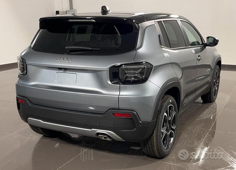 Usata Jeep Avenger 100 CV (73 kW) 2024 Grigio SUV