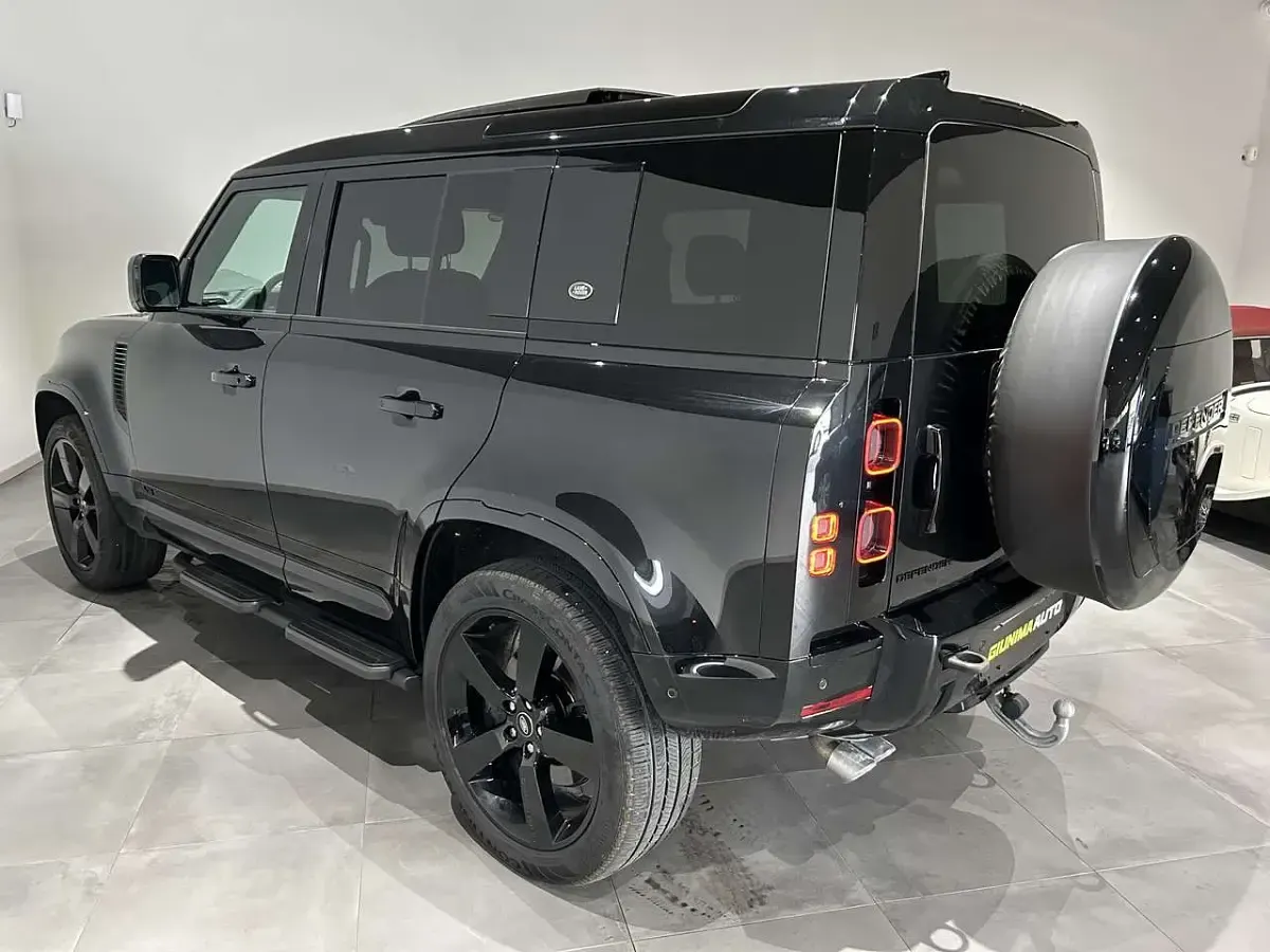 Usata Land Rover Defender 525 CV (386 kW) 2022 Nero SUV