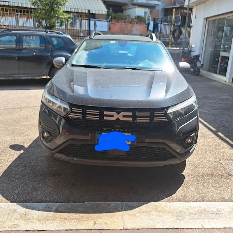 Usata Dacia Sandero Stepway 110 CV (80 kW) 2023 Grigio Utilitaria