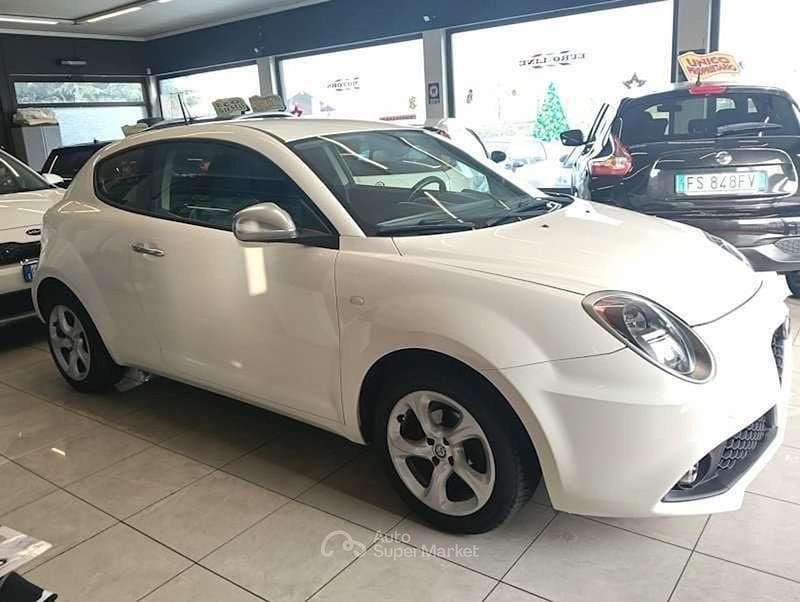 Bianco Usata 2017 Alfa Romeo MiTo Distinctive Due volumi | 8400 € (Buon prezzo) - Immagine 1/4
