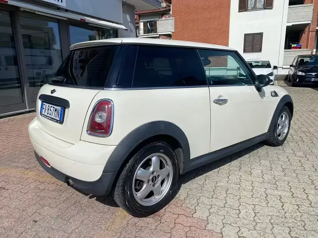 Usata Mini ONE 75 CV (55 kW) 2010 Utilitaria