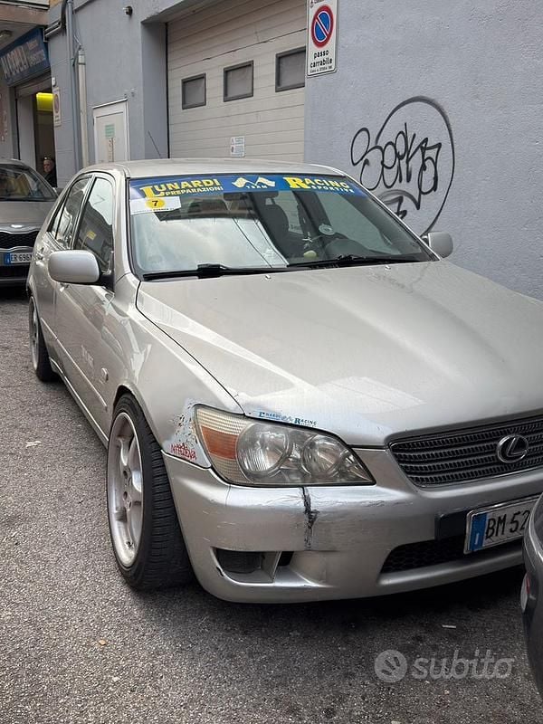 Usata Lexus IS200 2000 Grigio Berlina