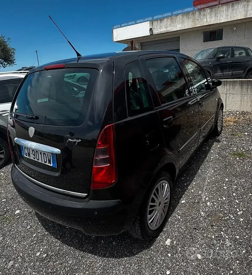Usata Lancia Musa 90 CV (66 kW) 2008 Nero Monovolume