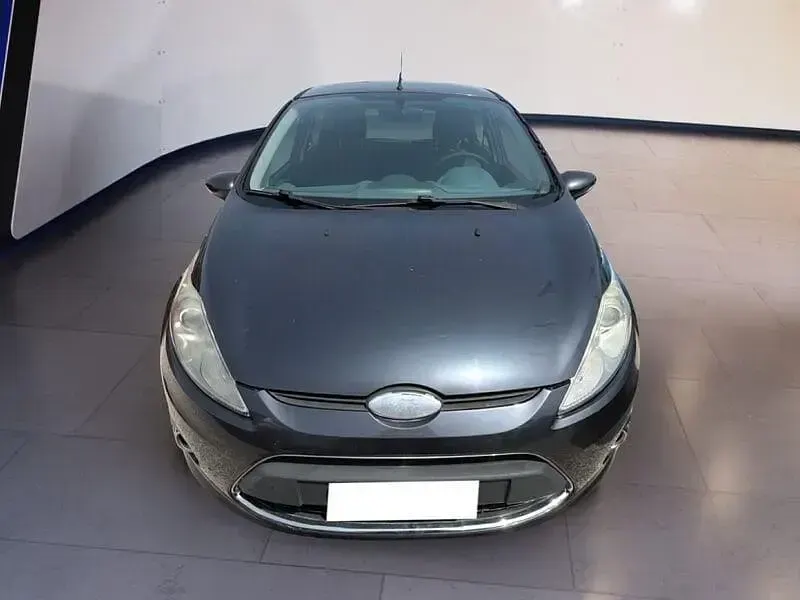 Usata Ford Fiesta Titanium 81 CV (59 kW) 2009 Grigio Berlina