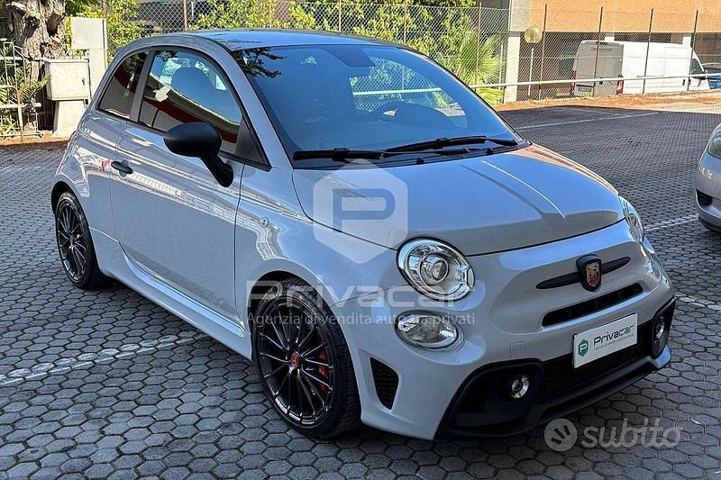 Usata Abarth 695 180 CV (132 kW) 2023 Grigio Utilitaria
