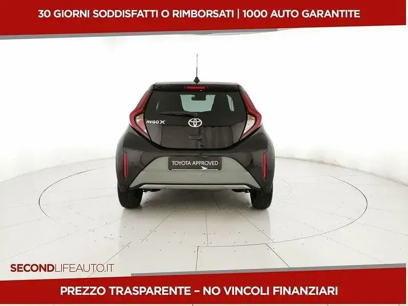 Usata Toyota Aygo X Lounge 72 CV (52 kW) 2024 Verde SUV