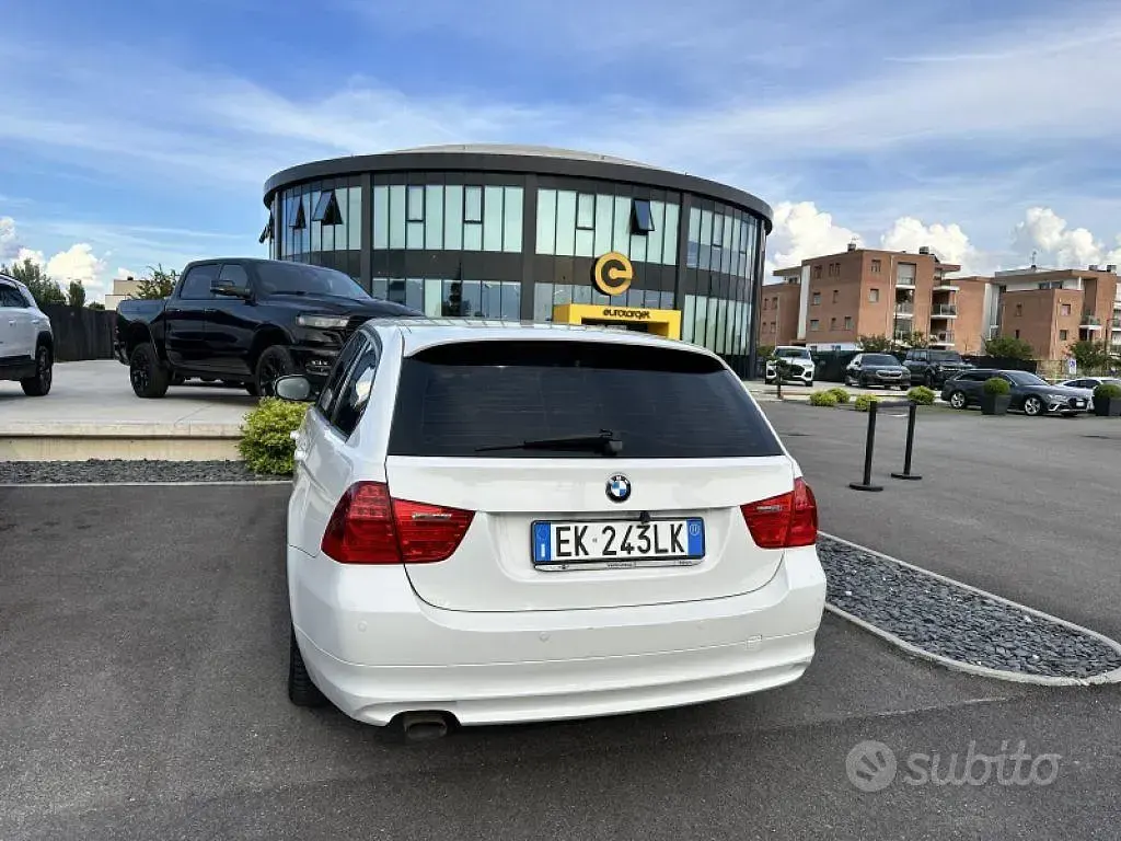 Usata BMW 316 Sport Line 116 CV (85 kW) 2011 Bianco Station wagon