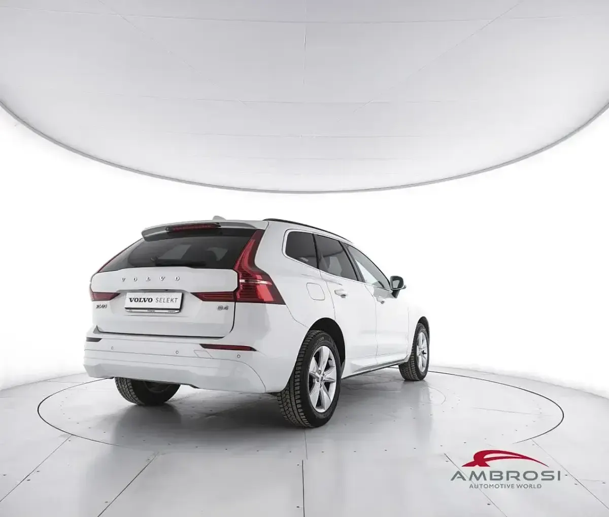 Usado Volvo XC60 Momentum 197 HP (144 kW) 2022 Branco SUV