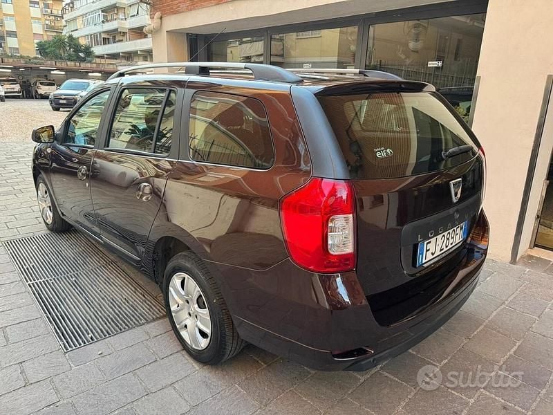 Usata Dacia Logan MCV Lauréate 90 CV (66 kW) 2017 Rosso Station wagon