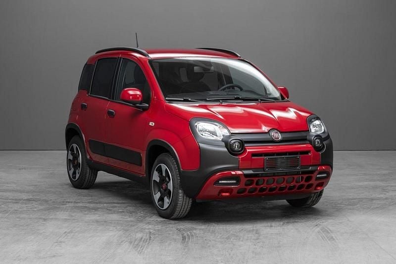 Usata Fiat Panda Cross Cross 70 CV (51 kW) 2025 Rosso Utilitaria