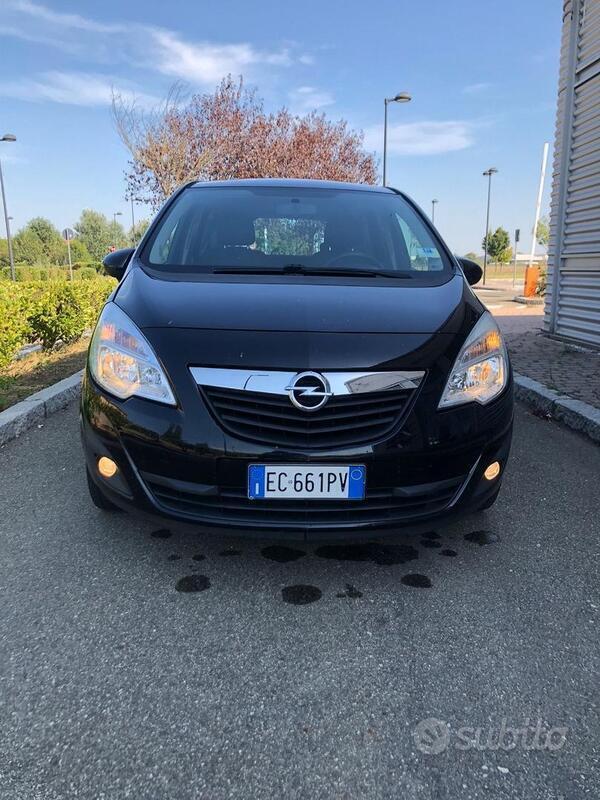Usato 2010 Opel Meriva 1.4 Benzin 101 CV (4.800 €)