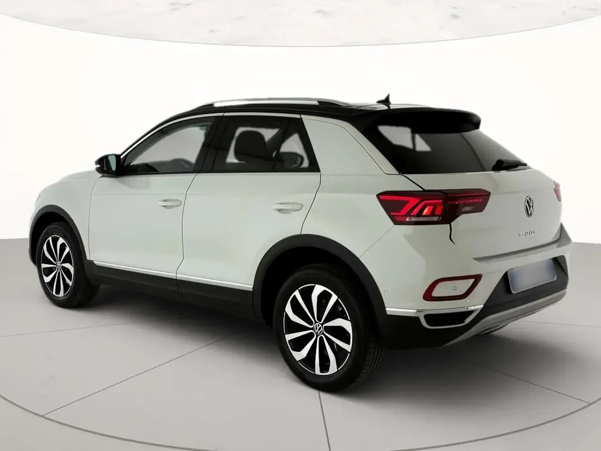 Usata VW T-Roc Style 110 CV (80 kW) 2023 Pure white nero SUV