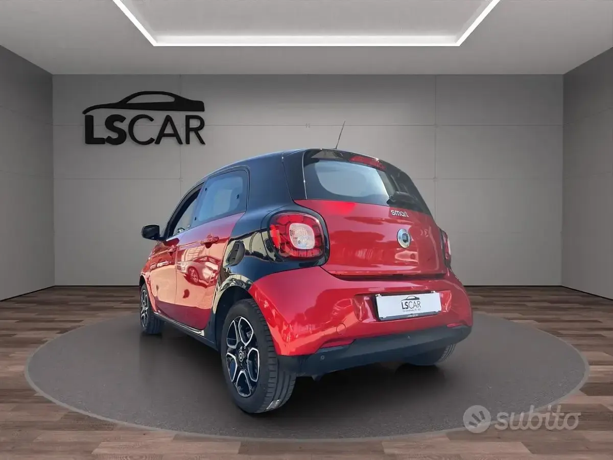 Usado Smart ForFour Passion 71 CV (52 kW) 2016 Rojo Utilitario