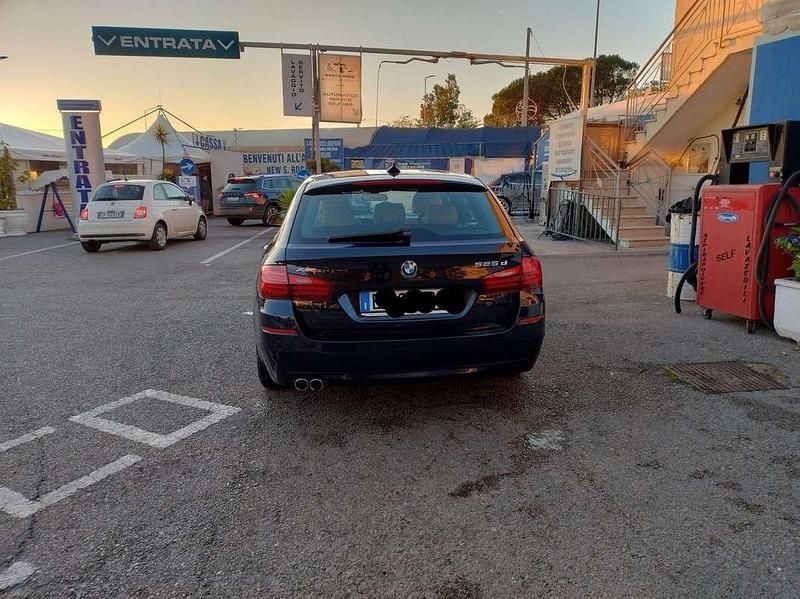 Usata BMW 525 Efficient Dynamics 218 CV (160 kW) 2014 Blu/azzurro Station wagon