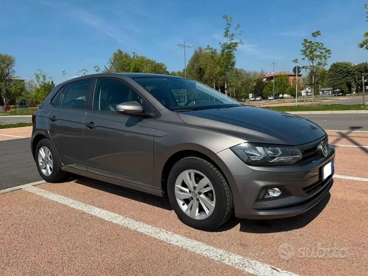 Usata VW Polo 90 CV (66 kW) 2019 Grigio Utilitaria