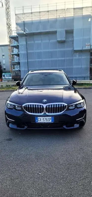 Usata BMW 320 Luxury Line 190 CV (139 kW) 2021 Blu/azzurro Station wagon