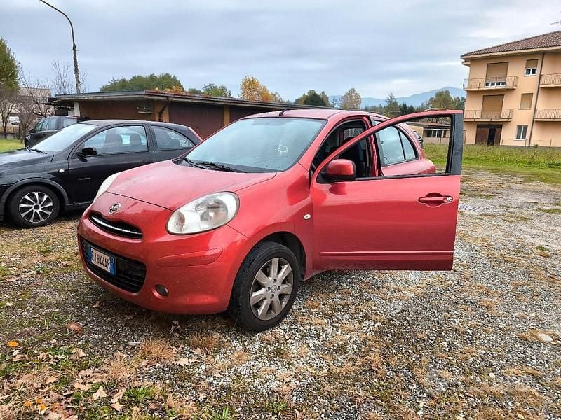 Usata Nissan Micra 80 CV (58 kW) 2011 Rosso Berlina