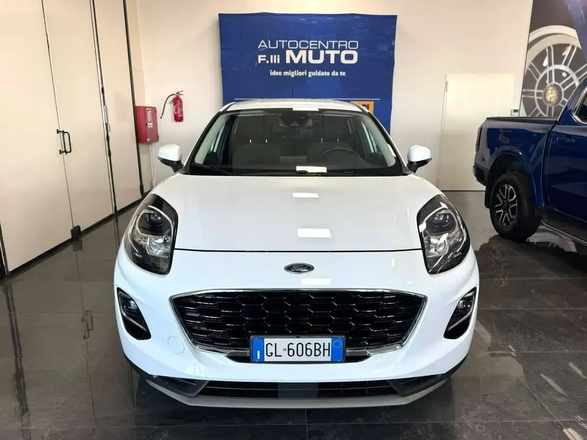 Usata Ford Puma Titanium 125 CV (91 kW) 2022 Frozen white SUV