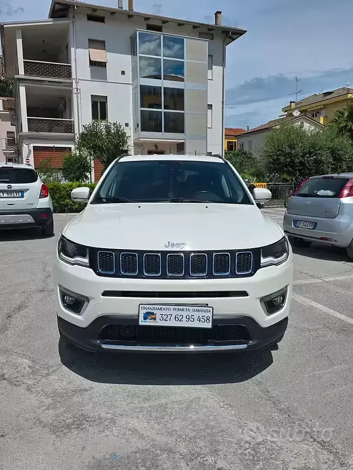 Usata Jeep Compass Limited 140 CV (102 kW) 2018 Bianco SUV
