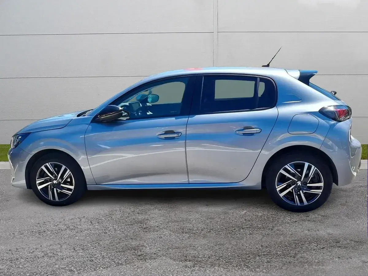 Begagnad Peugeot 208 Allure 101 HK (74 kW) 2023 Silver Halvkombi