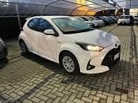 Usata Toyota Yaris Hybrid Business Edition 101 CV (74 kW) 2021 Bianco Utilitaria