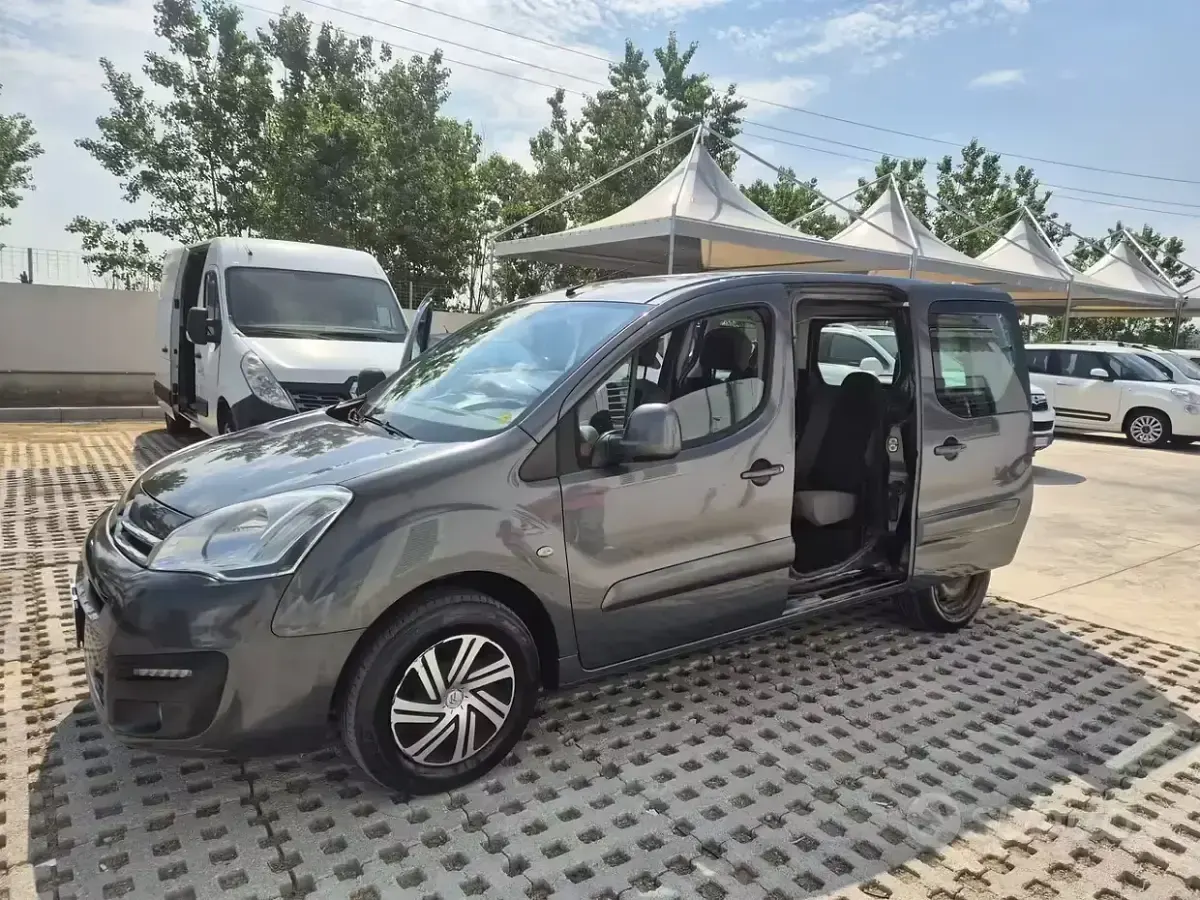 Usata Citroën Berlingo Feel 92 CV (67 kW) 2015 Blu Monovolume