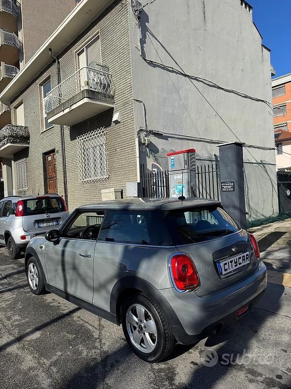 Usata Mini ONE 75 CV (55 kW) 2017 Grigio Utilitaria